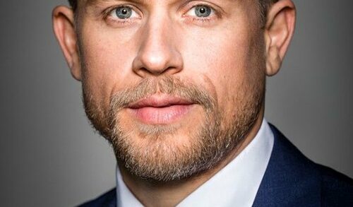 Чарли Ханнэм Чарли Ханнэм